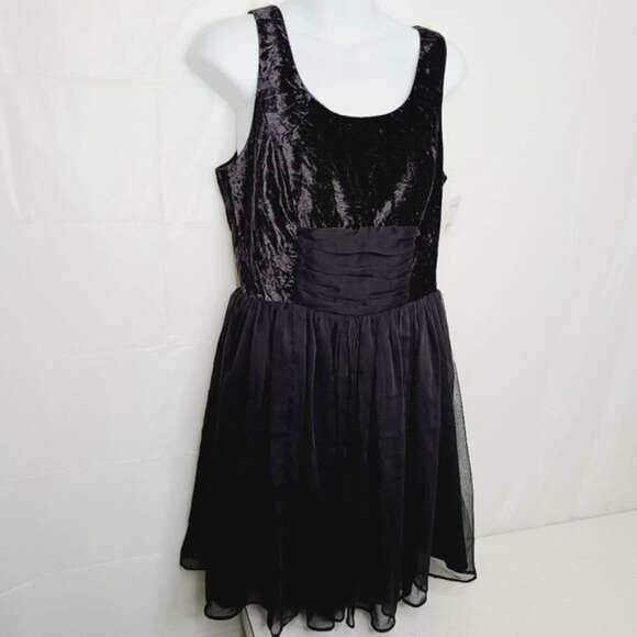 Free People Dresses & Skirts - NWT Free People Velvet Fit & Flare Cocktail Dress